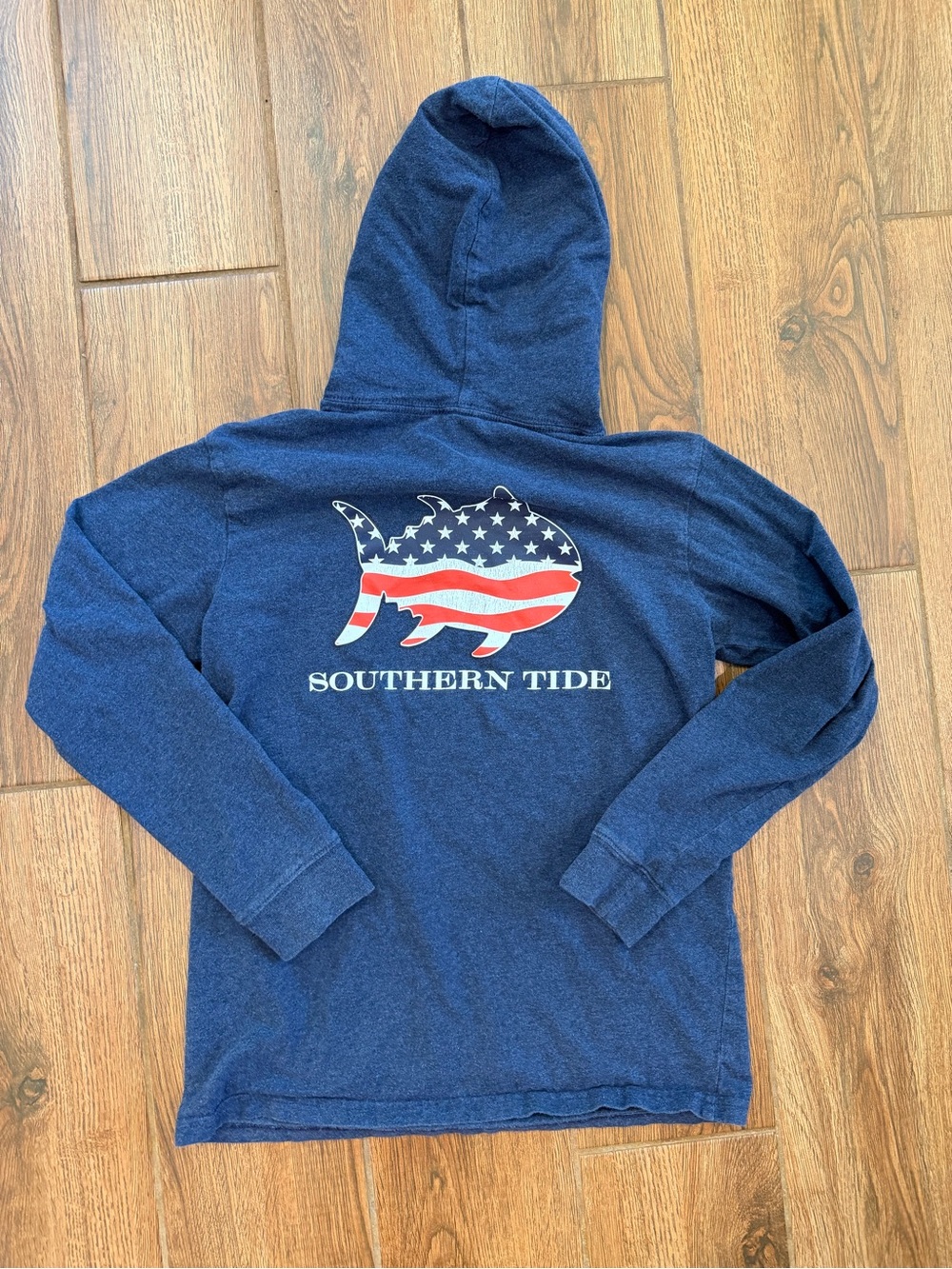 Southern tide pullover shirt hoodie / boys youth large